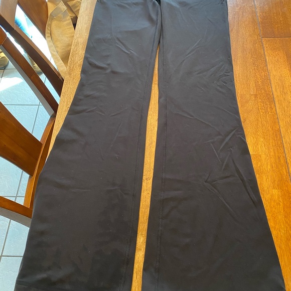 Excellent Lululemon groove pant flare super high rise Nulu black yoga pant - Picture 2 of 4